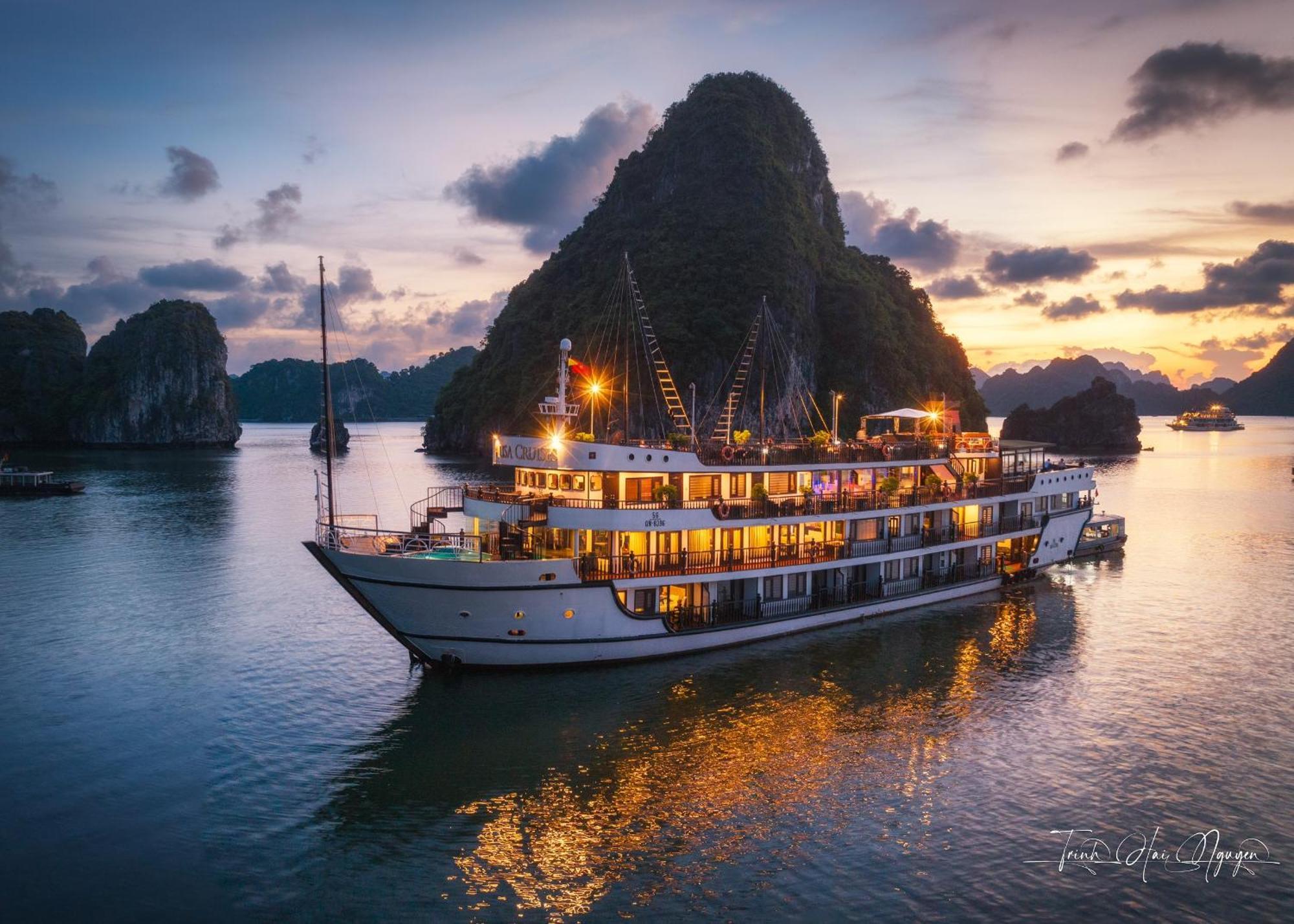 Alisa Premier Cruise Hotel Ha Long Bagian luar foto