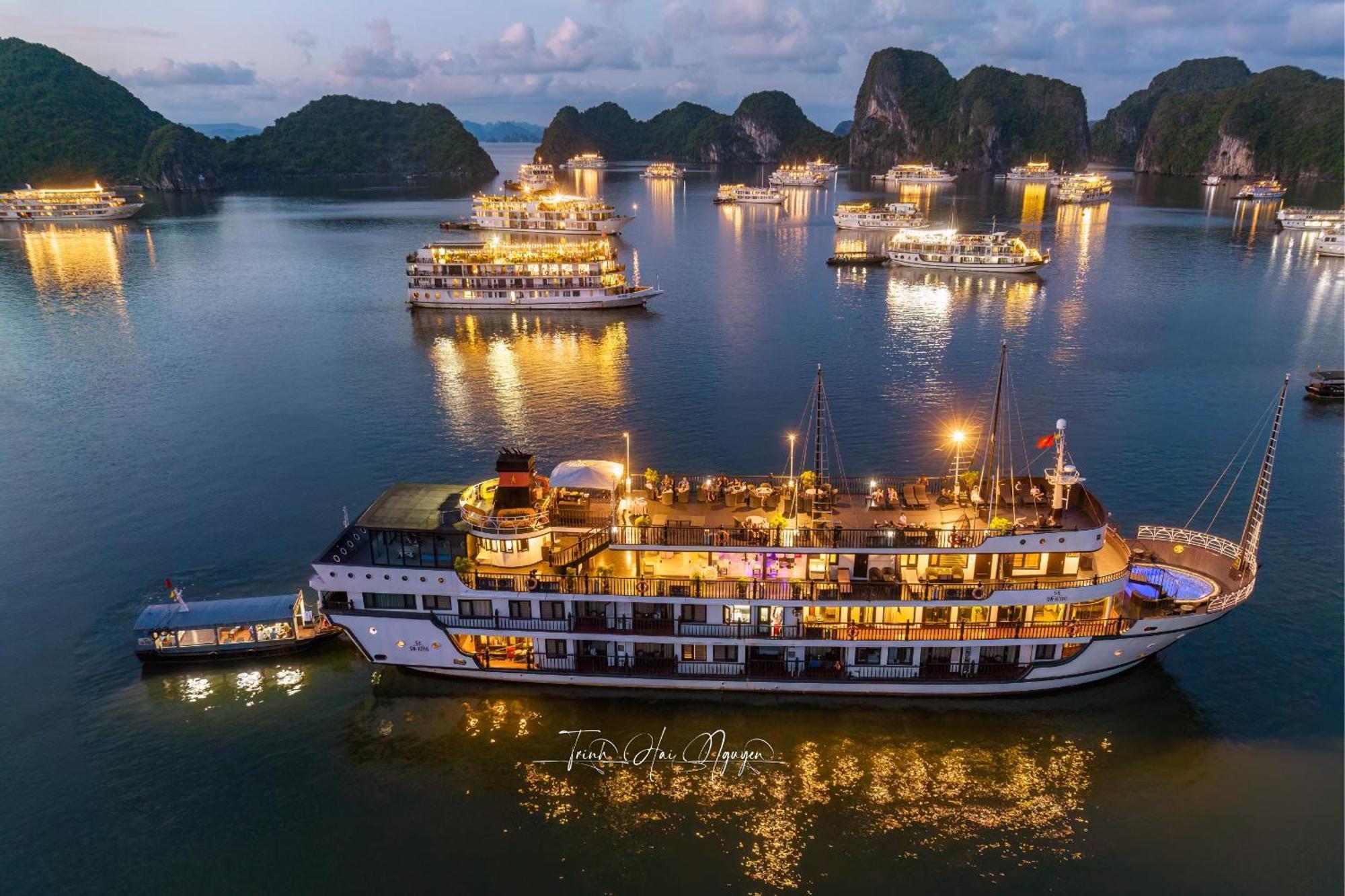 Alisa Premier Cruise Hotel Ha Long Bagian luar foto