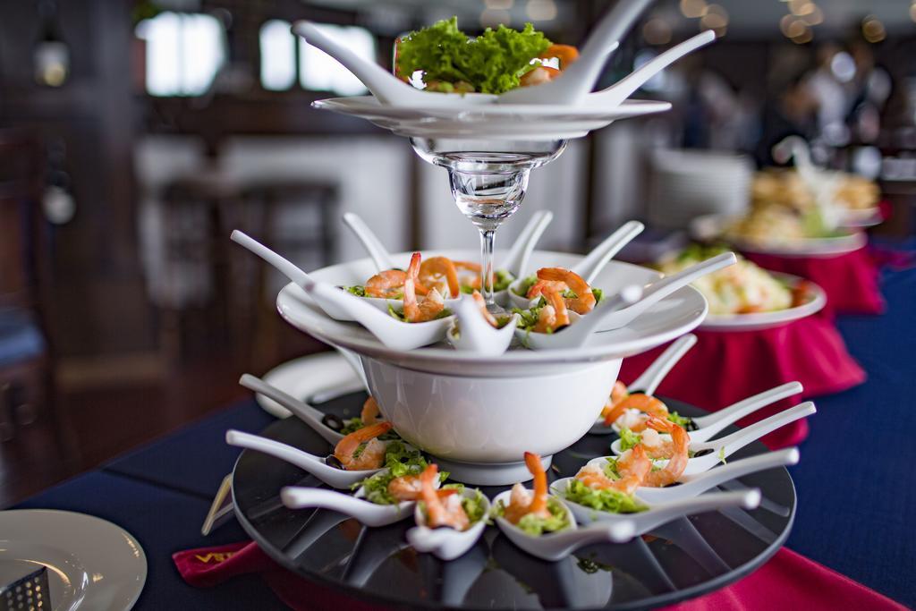 Alisa Premier Cruise Hotel Ha Long Bagian luar foto