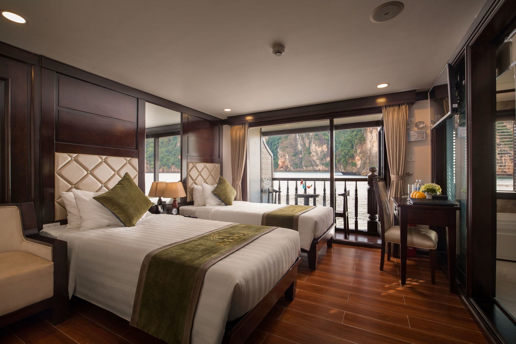 Alisa Premier Cruise Hotel Ha Long Bagian luar foto