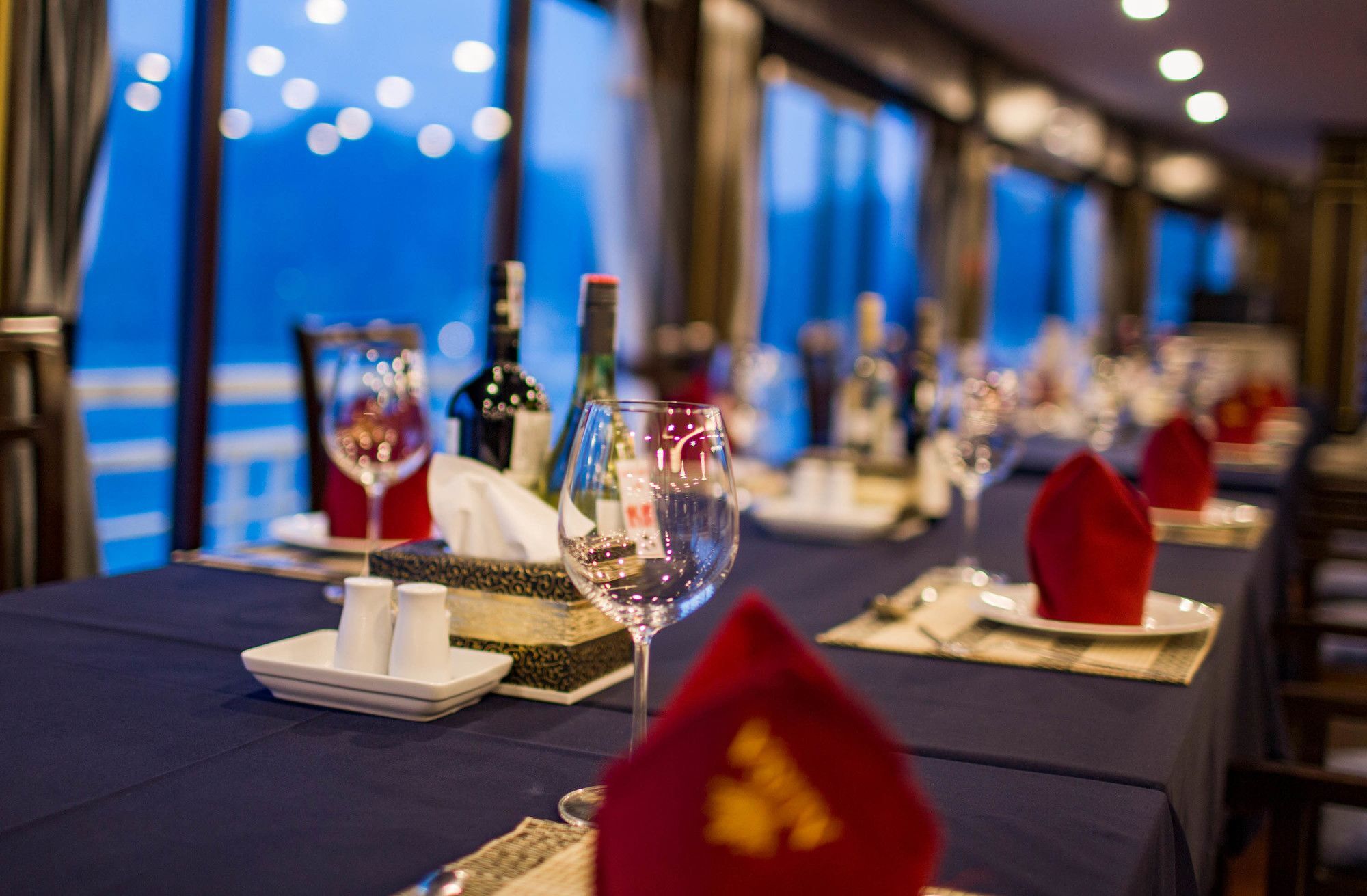 Alisa Premier Cruise Hotel Ha Long Bagian luar foto