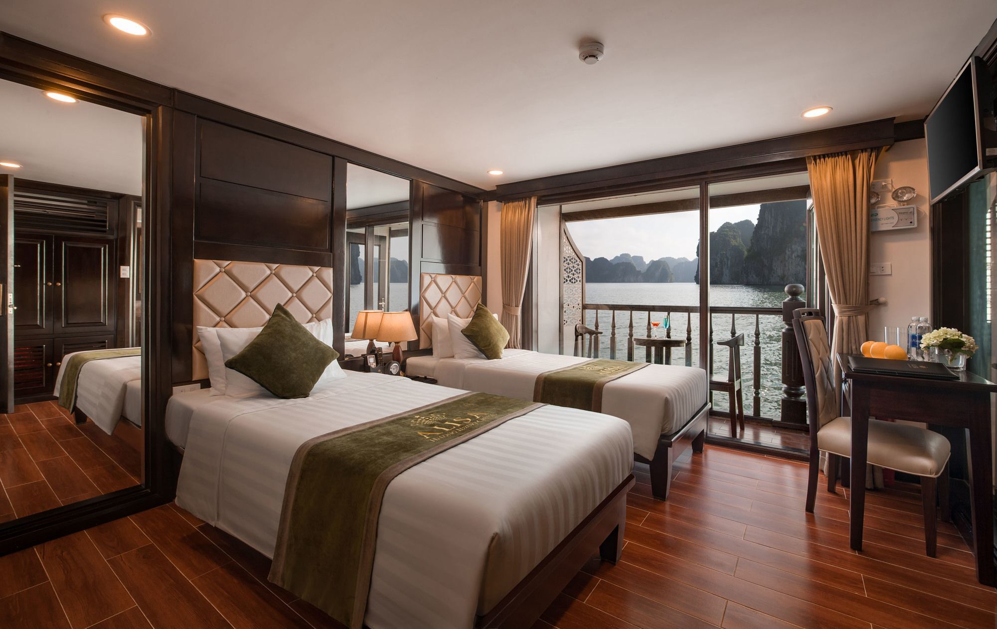 Alisa Premier Cruise Hotel Ha Long Bagian luar foto